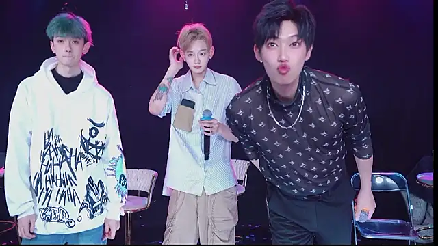 AAA-winner's Webcam Show