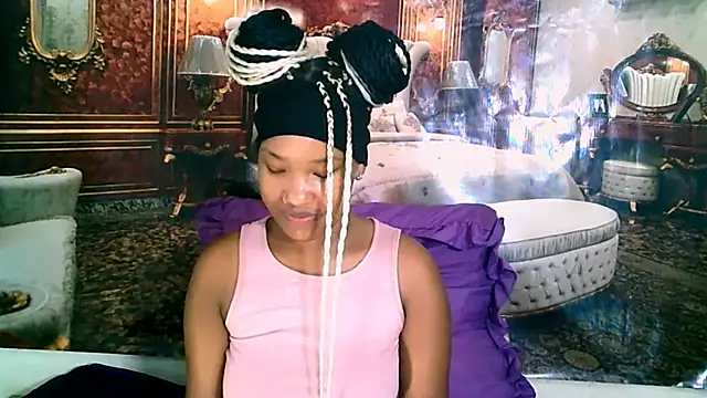 EroticSexyPrada Adlı Modelin Canlı XXX Sohbeti