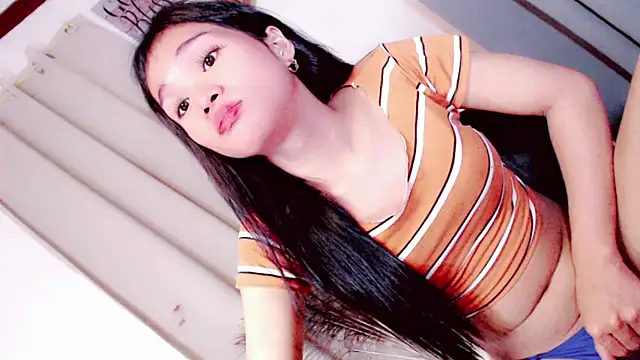 XXX chat uživo modela Amomentoflust99