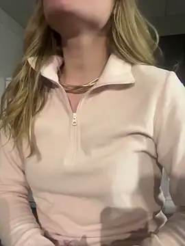 LanaSparks Adlı Modelin Canlı XXX Sohbeti