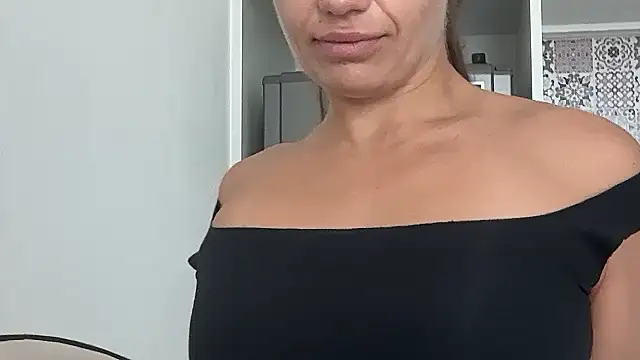 Chat XXX ao vivo de Roriann