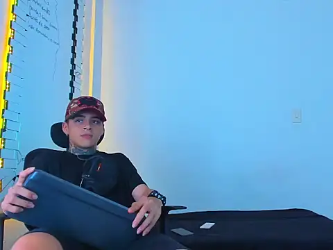 عرض كام Thomas-Wil