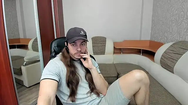 AlansonofDaddy Show in webcam