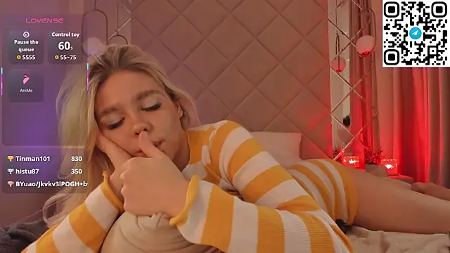 Anna_Robinson Show in webcam