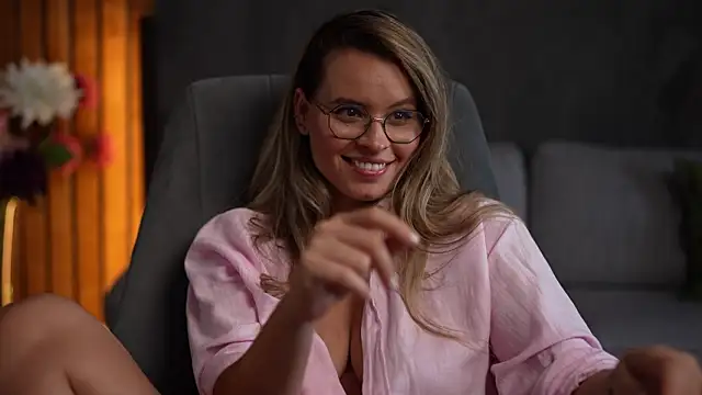 BrandyWhite Chat XXX live