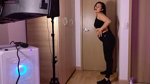 ZoeAnistonのライブXXXチャット