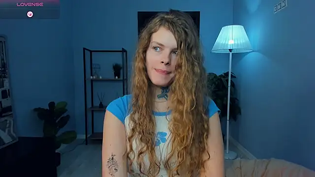 RayaNenlia's Live XXX Chat