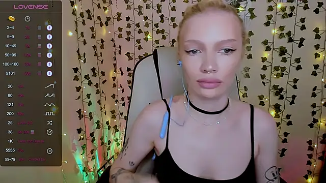 AnyaTaylor_ Chat XXX in diretta