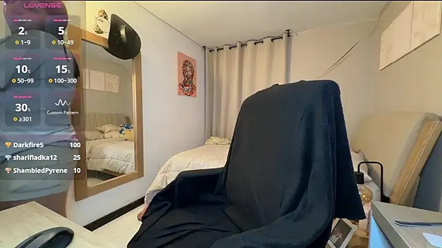 cloe_small Live XXX Chat