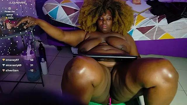 ebony_NeighborMoansn Live XXX chat