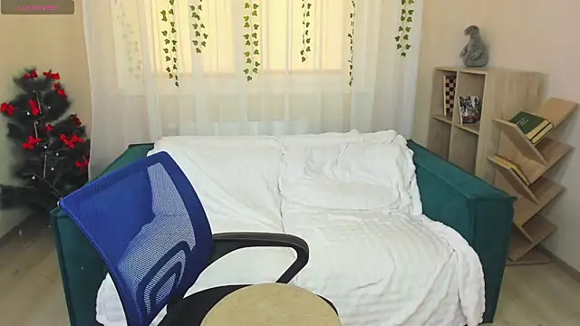 Онлайн чат XXX MonikaPinch_