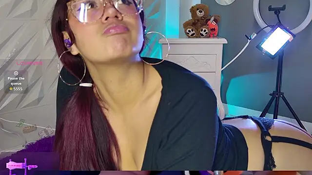 leyla_collinss 即時 XXX 聊天