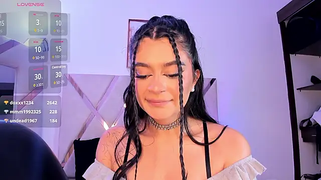 Lucia_velez Show in webcam