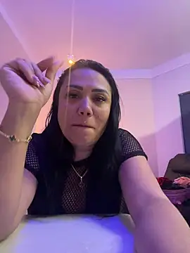 Deyseprado35 即時 XXX 聊天