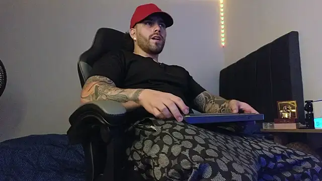 Ades_Lowe's Webcam Show