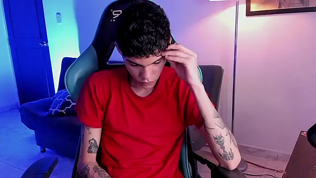 Varya_Ferreira: διαδικτυακό σόου στην κάμερα