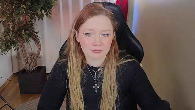 carolina_elf Adlı Modelin Canlı XXX Sohbeti