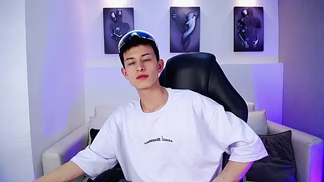 MaikCarver's Live XXX Chat