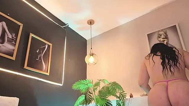 Miss_Lyra Adlı Modelin Canlı XXX Sohbeti