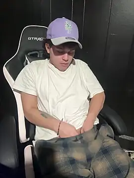 Bryan290's Live XXX Chat