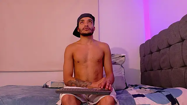 eross_chipre_'s Live XXX Chat