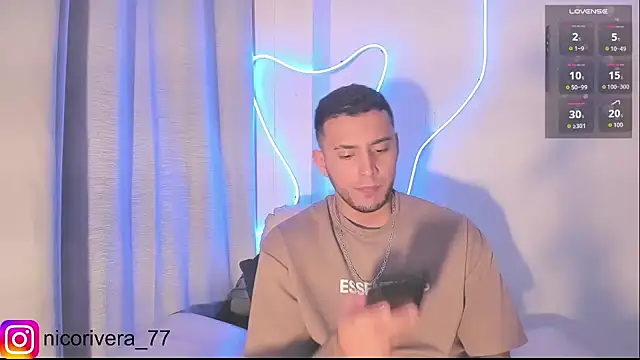 nico_rivera: απευθείας συνομιλία ΧΧΧ