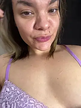 Онлайн чат XXX Zyrella