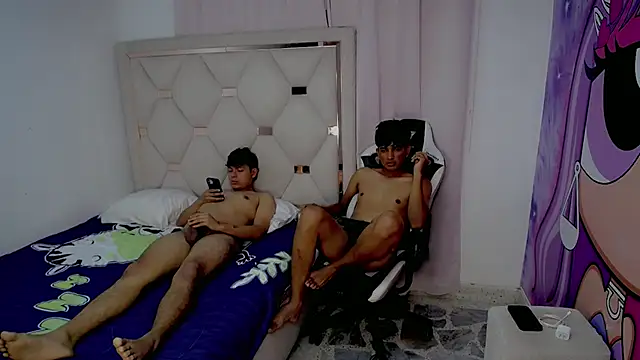 Maxwell_boys' Live XXX Chat