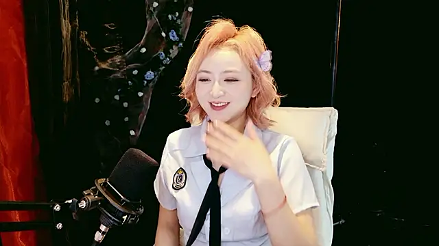 Lady-Mia777's Live XXX Chat