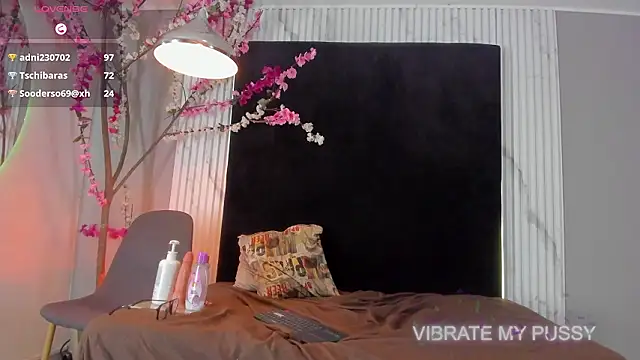 miluroose élő XXX-chatje