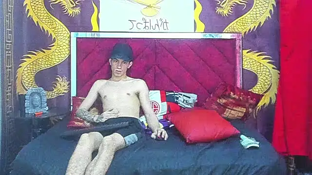 Pokazy przed kamerką – Pride_couple