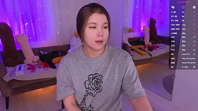 Mira_Falls élő XXX-chatje