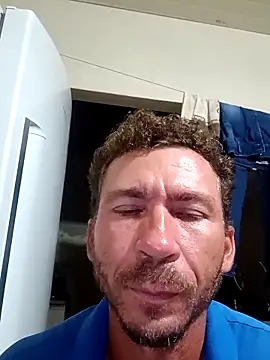 RobertoLuiz84's Live XXX Chat