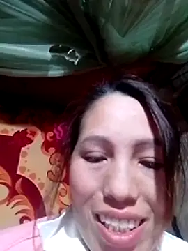 Gummiesu 在線直播表演