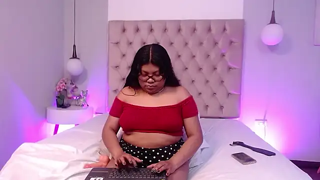 Kiri_Black_: онлайн-секс-чат