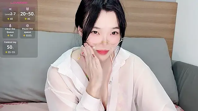 upoo7ltのライブXXXチャット