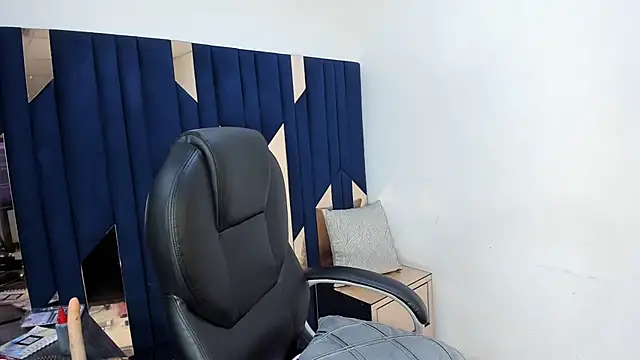 Aisha_hotts777: онлайн-секс-чат