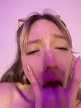 ReenKitty Chat XXX in diretta