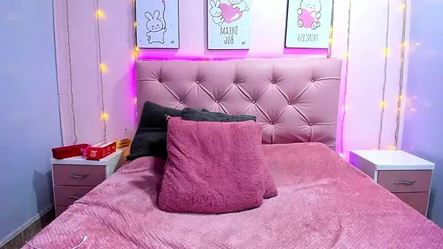 Issaa_Tyler élő XXX-chatje