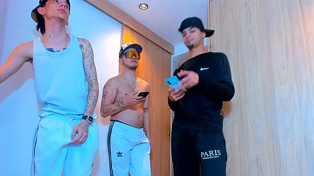 TheBatMansion Adlı Modelin Canlı XXX Sohbeti