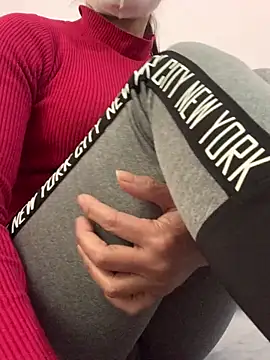 YANINA120 即時 XXX 聊天