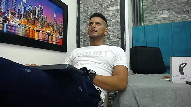 Chris_Dick23: απευθείας συνομιλία ΧΧΧ