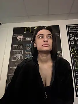 VioletAsh Adlı Modelin Canlı XXX Sohbeti