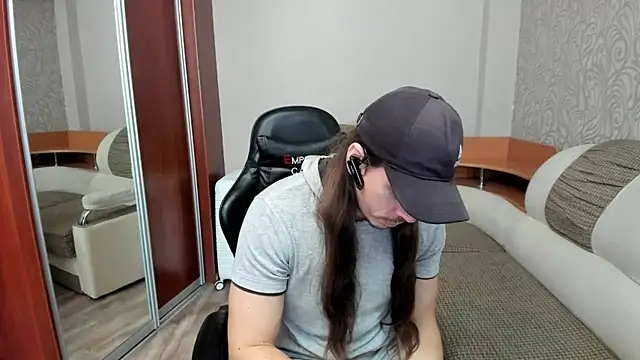 Chatroom XXX en direct de AlansonofDaddy