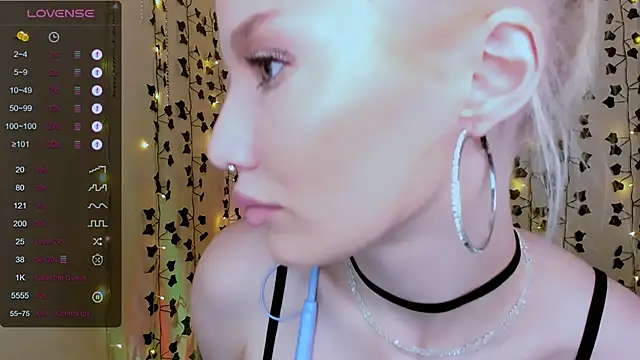 AnyaTaylor_ élő XXX-chatje