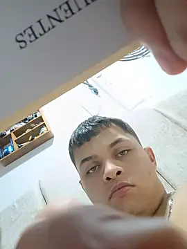 Andres_medi32 在線直播表演