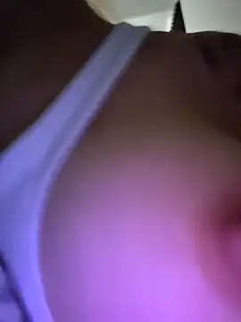 kylie_blck Adlı Modelin Canlı XXX Sohbeti