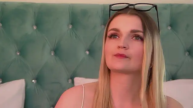 AnnyRaii's Live XXX Chat