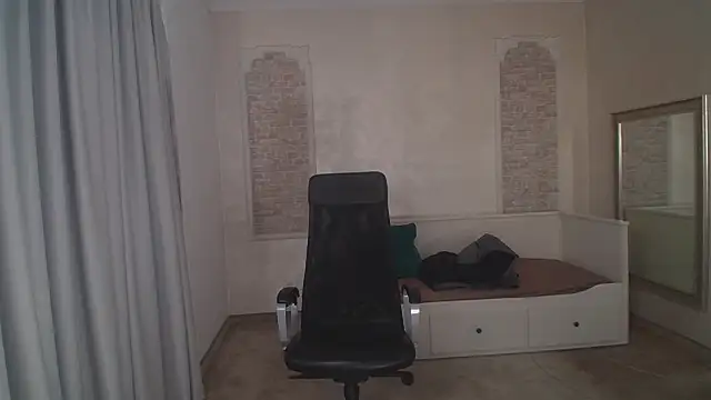 Онлайн чат XXX IvanHydee