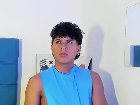 Valentino_Lane 即時 XXX 聊天